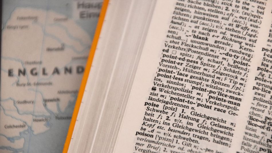Las personas que hablan más de un idioma tienen fortalecen el trabajo del cerebro.